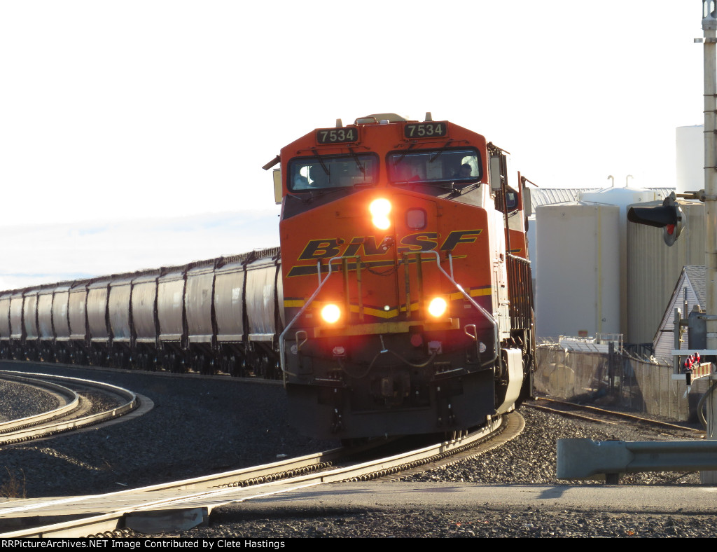 BNSF 7534 EB